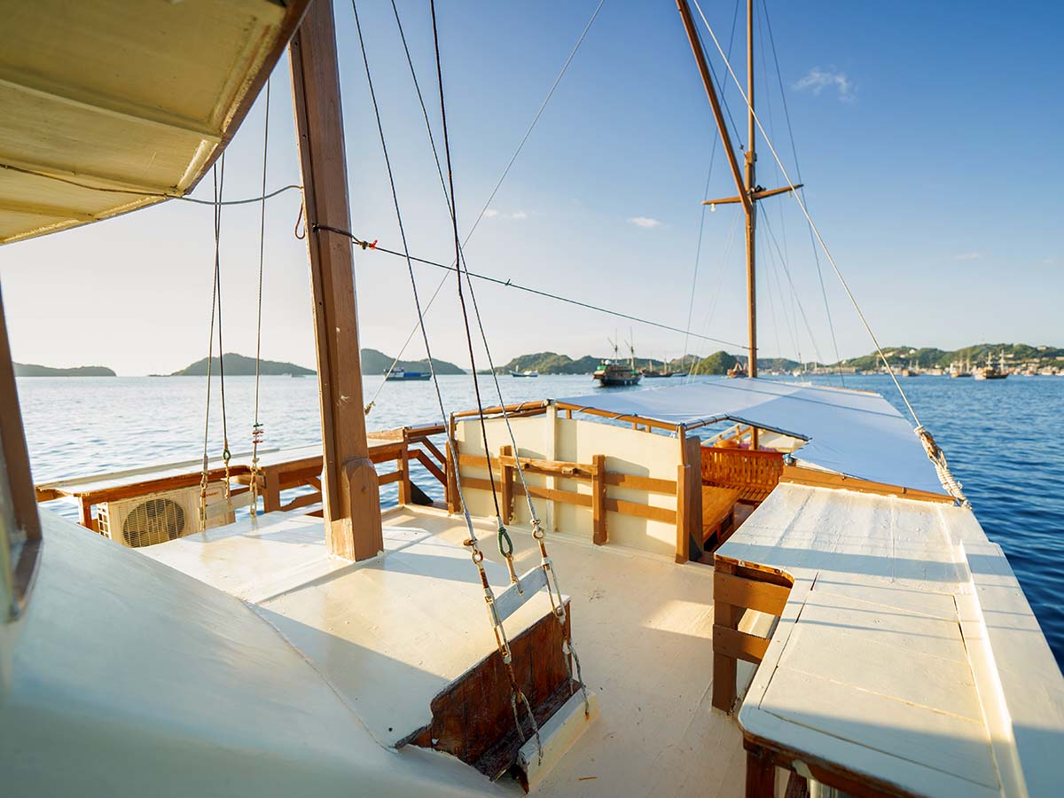 Almadira Superior Phinisi Boat (Shared and Private Charter)