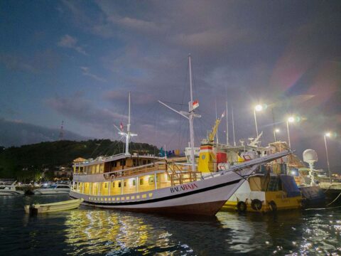 Balaraja Superior Phinisi Boat (Shared and Private Charter)