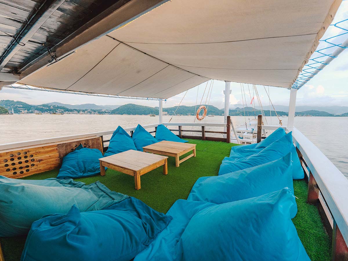 Balaraja Superior Phinisi Boat (Shared and Private Charter)