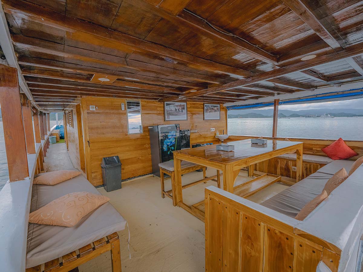 Balaraja Superior Phinisi Boat (Shared and Private Charter)