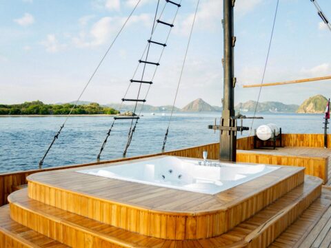 Lamborajo 3 Luxury Phinisi (Shared and Private Charter)
